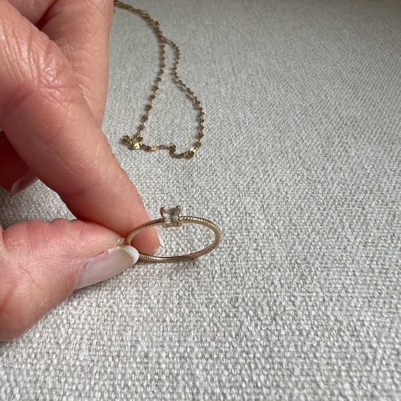 Mejuri Gold Star Ring- 18k gold and diamond - Picture 3 of 7